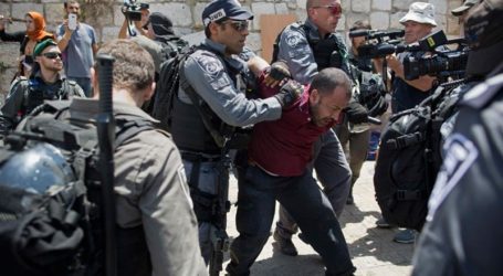 Israeli Forces Detain Several Palestinians at Al-Aqsa Mosque