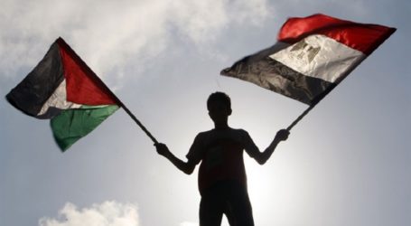 Palestinian Delegation Sets Out for Cairo from Gaza
