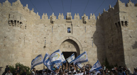 Ahead of Flag March, Israeli Settlers Hold a Provocative March at Damascus Gate
