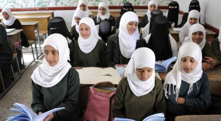 Salary Crisis Puts 13.000 Schools in Yemen at Risk of Closure