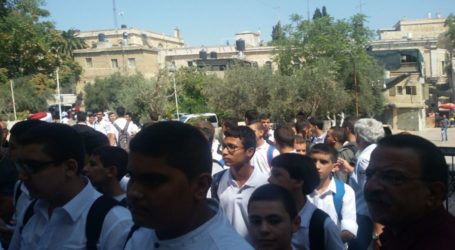 Israeli Forces Ban 160 Palestinian Students Acceses Into Al-Aqsa School