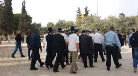 130 Israeli Settlers Break into Al-Aqsa Mosque