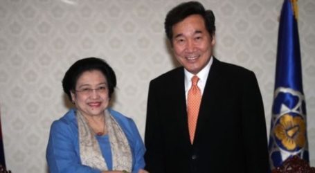 PM Meets with Former Indonesian President Megawati