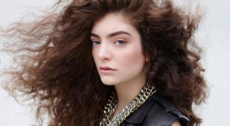 Over 100 Artists Sign Pledge in Support of Lorde’s Israel Decision