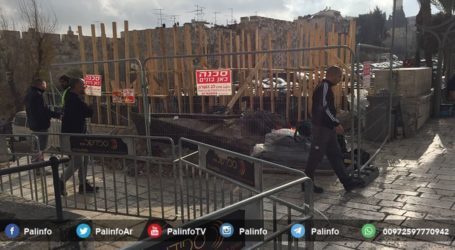 Israeli Police Block Bab Al-Amoud Gate With Metal Barriers