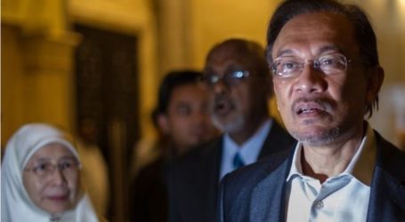 Jailed Malaysian Leader Anwar Ibrahim Walks Free after Royal Pardon