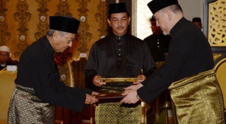 Mahathir Sworn in as Malaysia’s 7th Prime Minister