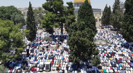 280.000 Pray in Al- Aqsa Mosque on Ramadan’s Fourth Friday