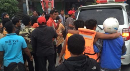 SAR Team Searches Victims of Sunk Vessel in Lake Toba