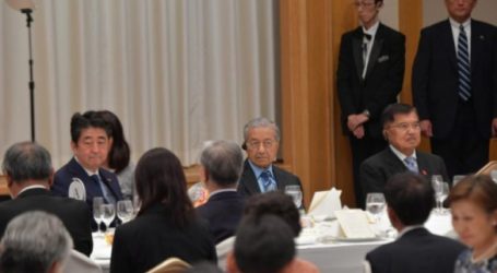 Vice President Kalla Attends Dinner with Abe, Mahathir