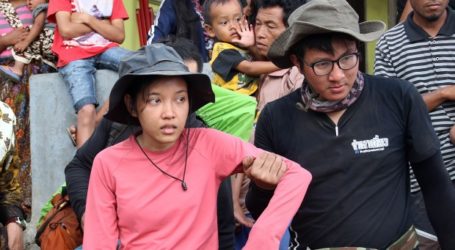 Over 500 Hikers Stranded on Mountain after Indonesian Quake