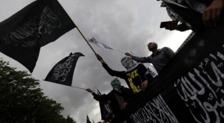 Uproar In Indonesia over Burning of Hardline Islamist Group’s Flag Threatens to Boil Over