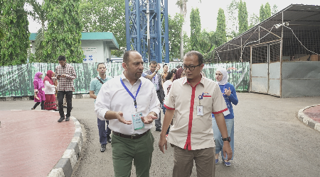 Palestinian Authority Visits Indonesian Pharmaceutical Industries