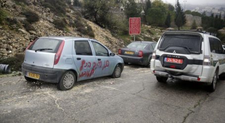 Settlers Spray Racist Graffiti, Puncture Tires of Vehicles Near Jerusalem