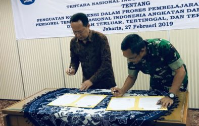 Indonesian Army Sends 900 Soldiers to Teach Schools in Border Areas