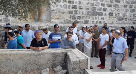 Dozens of Jewish Settlers Storm Al-Aqsa For Talmudic Rituals
