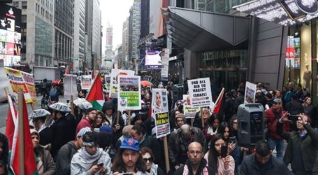 Dozens of US Citizens in New York Show Solidarity Toward Palestine