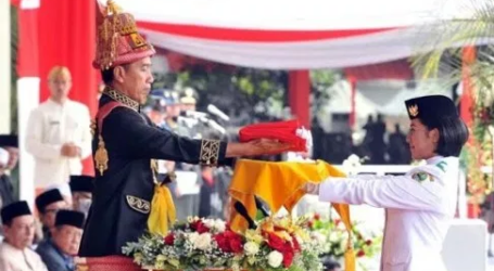 Indonesian Independence Day Ceremony, President Wears Traditional Dress