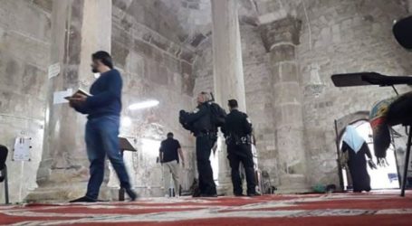 Without Shoes Off, Israeli Forces Storm Ar-Rahma Mosque
