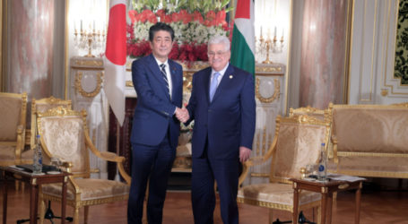 President Abbas Meets Japanese FM in Tokyo