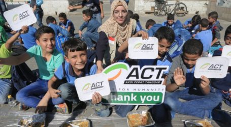ACT Distributes Breakfast for Students In Gaza