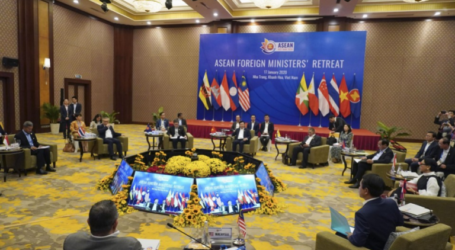 ASEAN FM Meeting: Enhance Cooperation on Rohingya and South China Sea Issues
