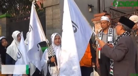 Indonesian Muslim Women Walk for 5 Kilometers to Support Al-Aqsa