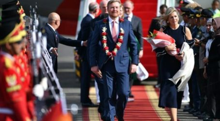 The King and Queen of the Netherlands Arrive in Indonesia