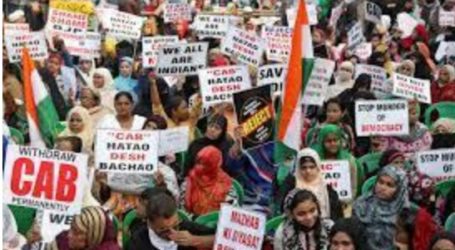 Hundreds of Indian Muslim Women Hold Protest Citizenship Act