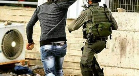 Palestinian Youths Clash With Israeli Forces in Ramallah