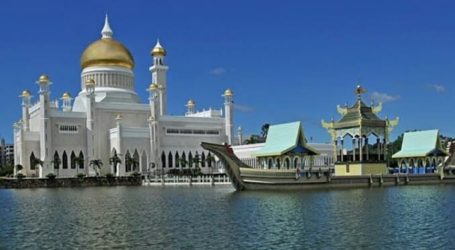 Brunei Extends Mosque Closing