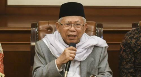 VP Amin Appeals Indonesian Muslim to Practice Ramadan at Home