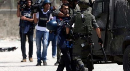 As 12 Palestinian Journalists In Israeli Prisons