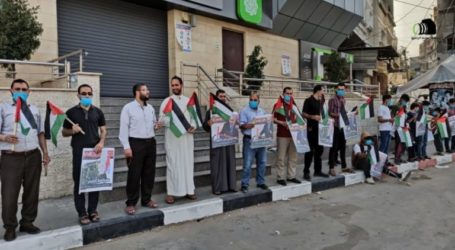 Hundreds of Palestinians Take Action Against Israeli Annexation