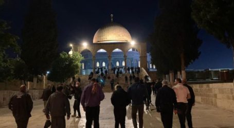 Celebrating the Islamic New Year at Al-Aqsa Mosque with A Religious Celebration