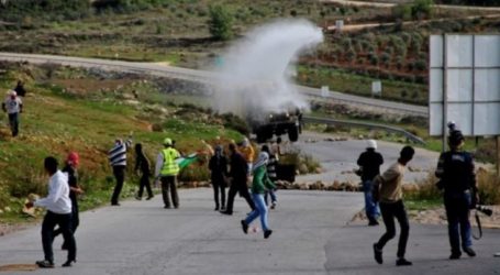 Dozens of Palestinians Injured in Anti-Settlement Protests