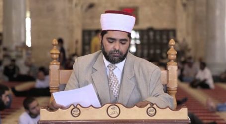 Al-Aqsa Mosque Director Calls on Residents to Intensify Their Presence