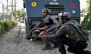 Kashmir Fighters Shoot with Indian Forces, Three Killed
