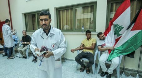 Gaza Residents Donate Blood for Beirut Explosions’ Victims