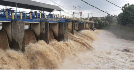 Katulampa Dam Warns Residents of Jakarta about Flood