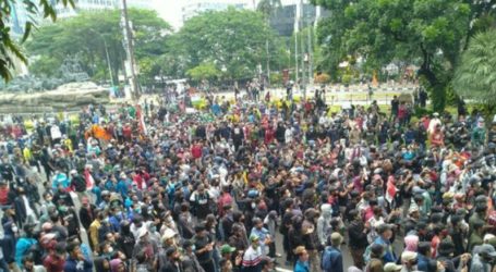 Demonstrations in Jakarta and Regions Turned into Chaos