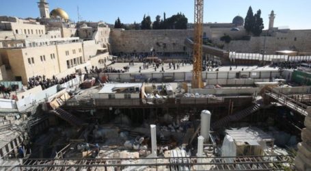 Al-Aqsa Awareness Week: Israel to Destroy Al-Aqsa Mosque Slowly