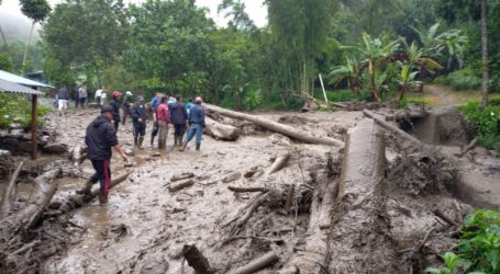 As 900 People Affected by Flash Floods in Indonesia