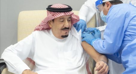 King Salman Receives First Dose of COVID-19 Vaccine