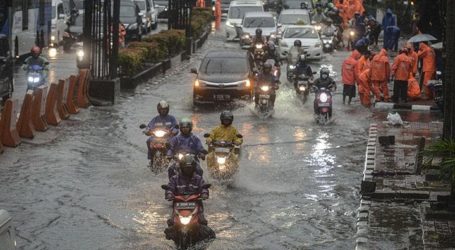As 1,380 People Fled Due to Flooding in Jakarta