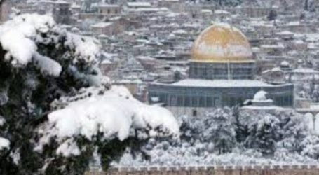 Al-Aqsa Mosque Covered by Snow