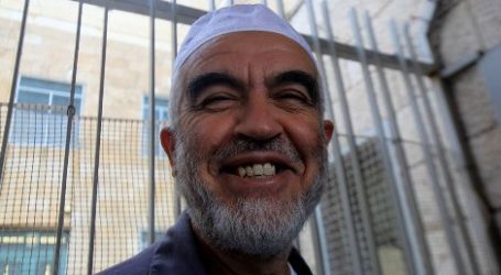 Lawyer: Raed Salah Accept Israeli Cruel Treatment Prison
