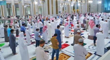 Tarawih Prayer at Grand, Propeth’s Mosque Amid Strict COVID-19 Measures