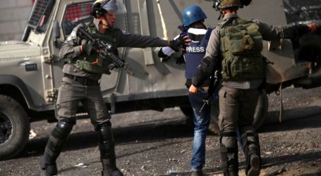 Palestinian Journalists Attacked by Israeli Forces While Covering