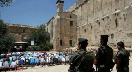 Palestinians March Against Israeli Ban on Call to Prayer in Al-Ibrahimi Mosque